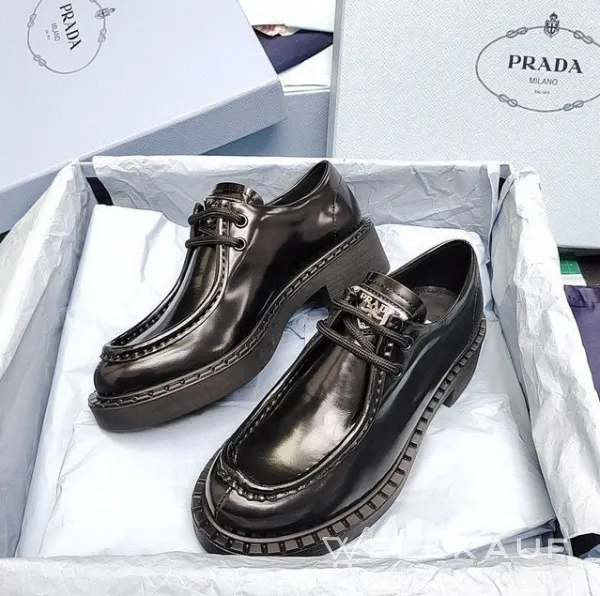 Damen-Loafer von Prada