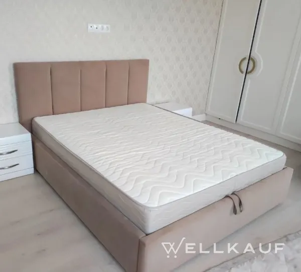 Bett mit Matratze 160x200