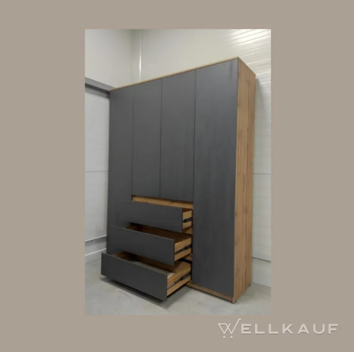 Aufklappbarer Kleiderschrank