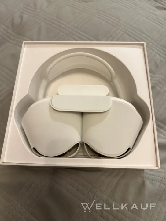 AirPods Max silver