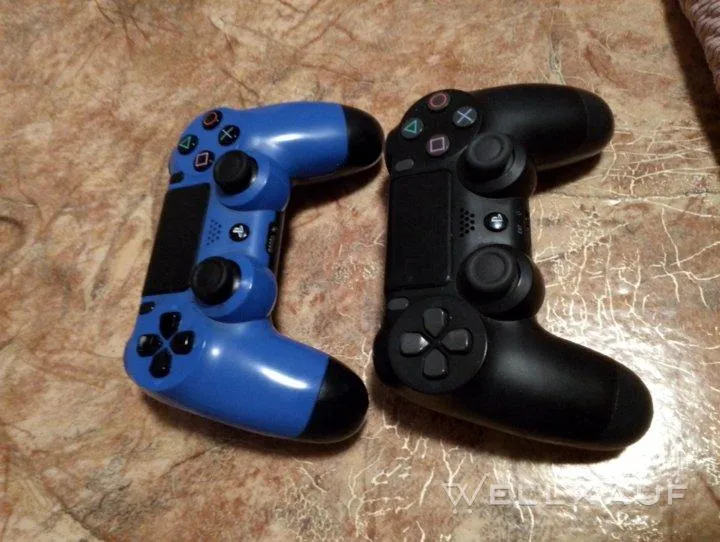 2 ps4 Joysticks