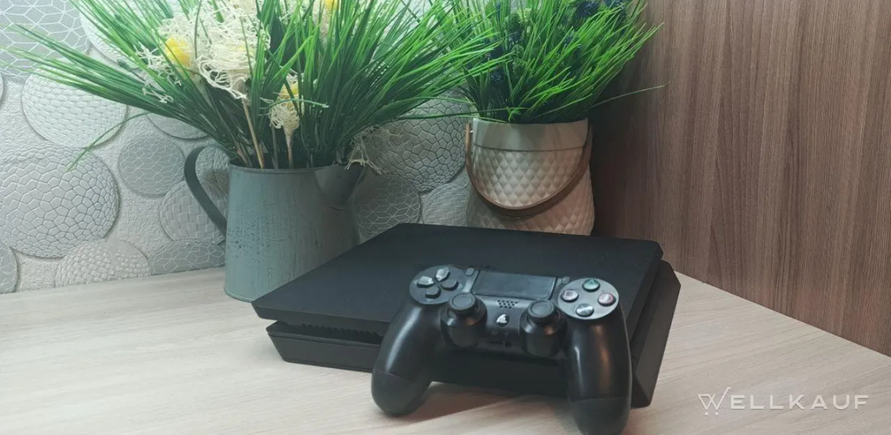 PlayStation 4 slim