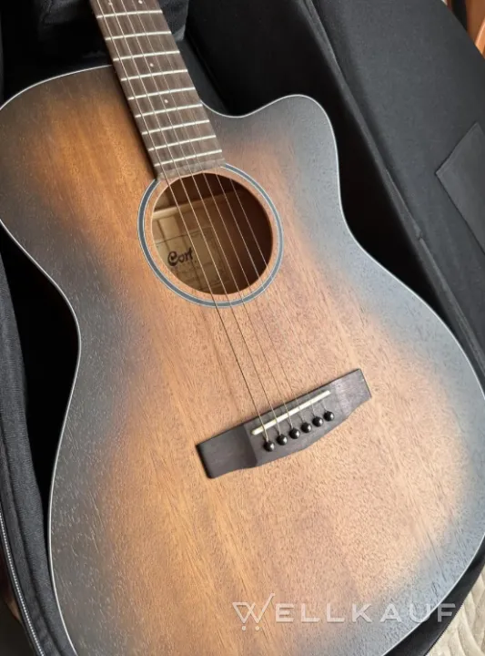Cort-Gitarre
