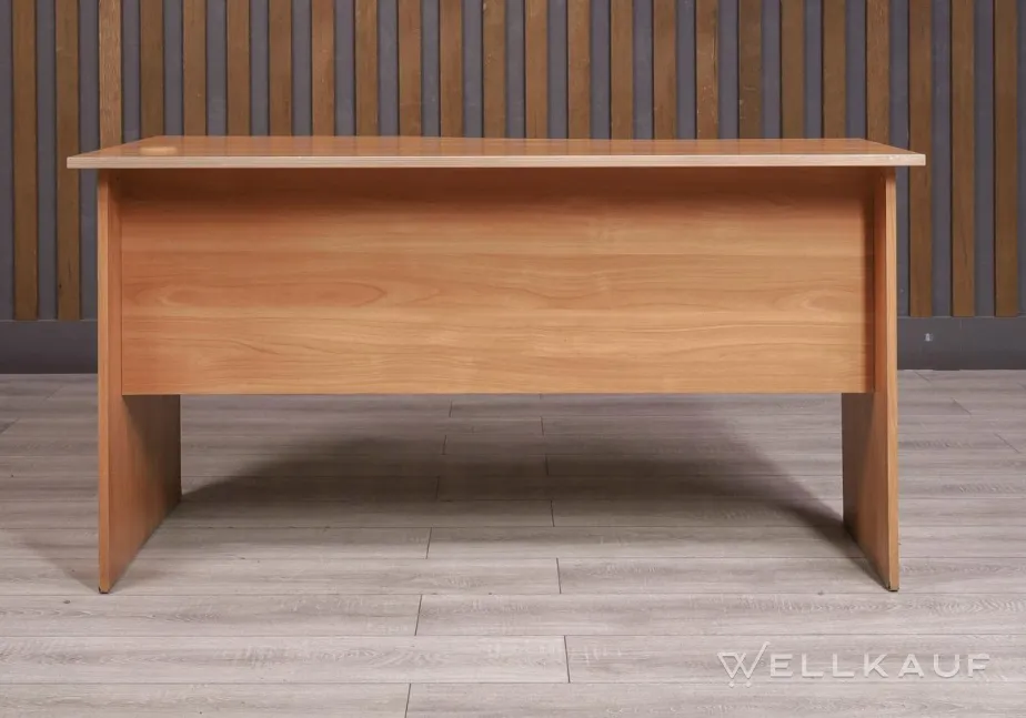 Eckschreibtisch fürs Büro