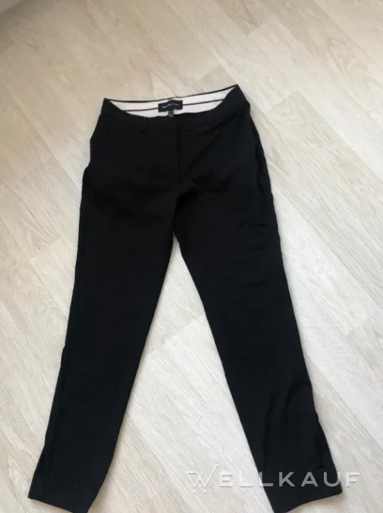 schwarze Hose