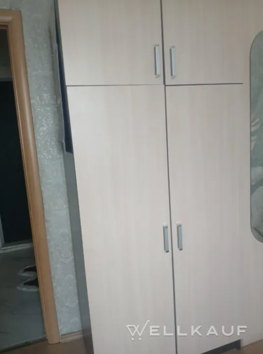 Kleiderschrank