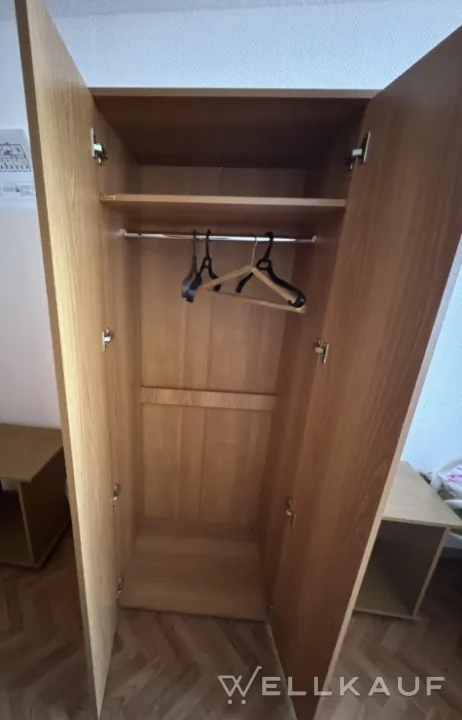 Kleiderschrank