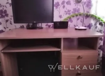 Schreibtisch