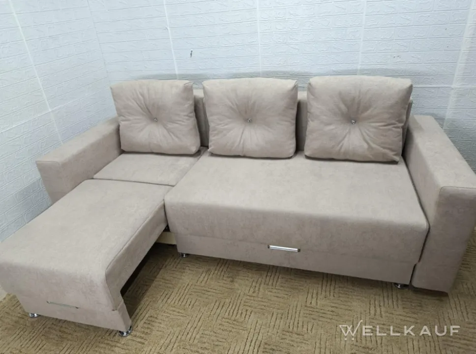 Neues Ecksofa