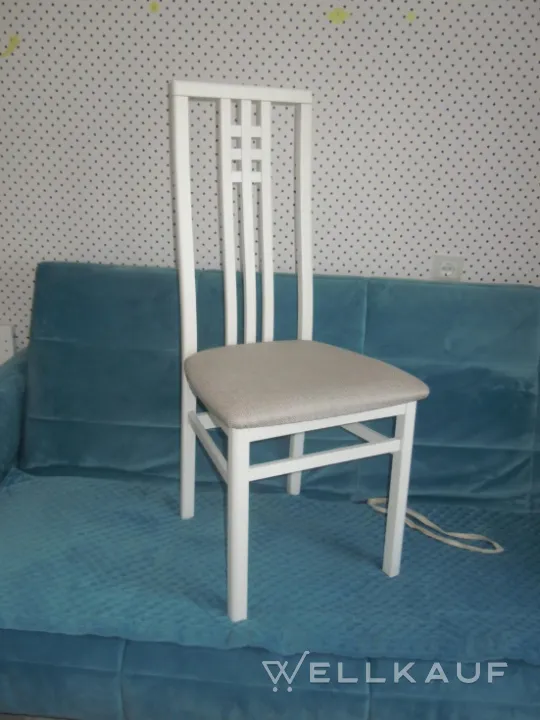 Esszimmerstuhl und Hocker