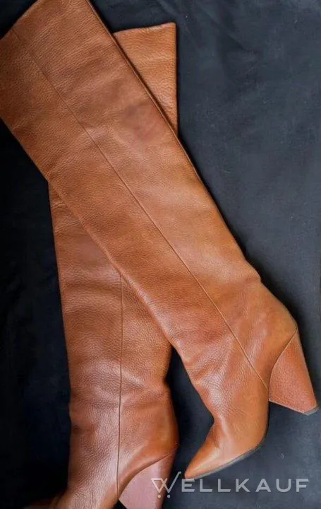 Saint Laurent Stiefel.