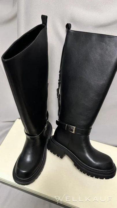 Damenschuhe Overknee.