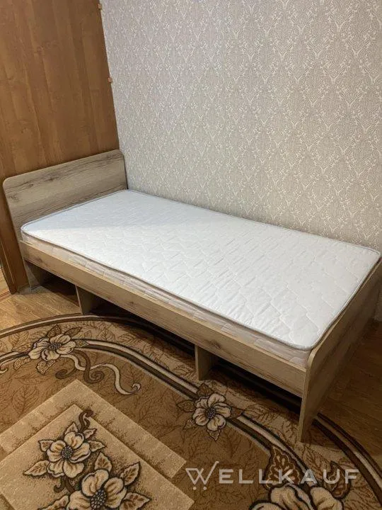 Zu verkaufen: Bett.