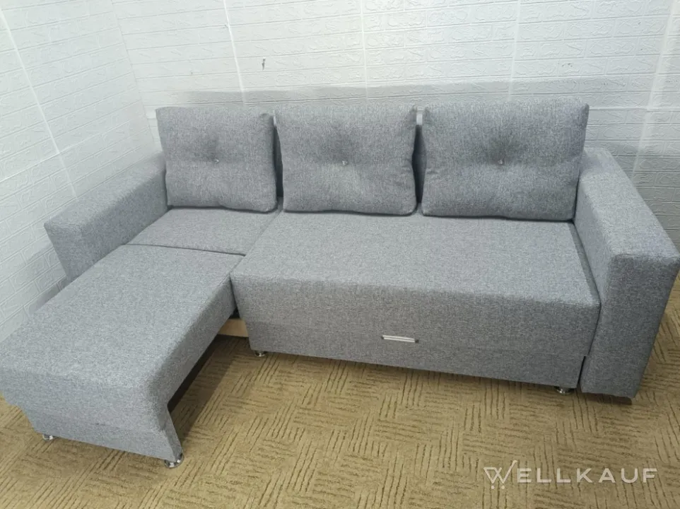 Neues Ecksofa