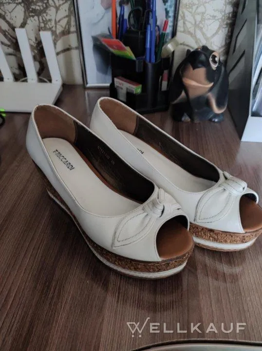 Damenschuhe, Größe 36.