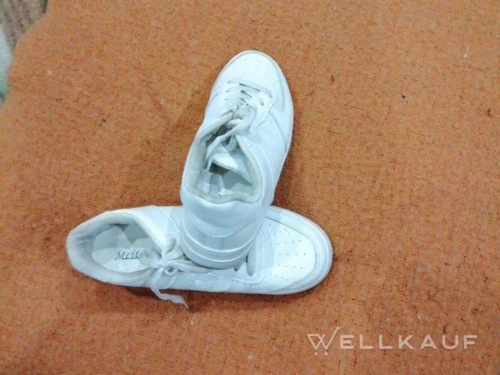 Turnschuhe, Größe 40.