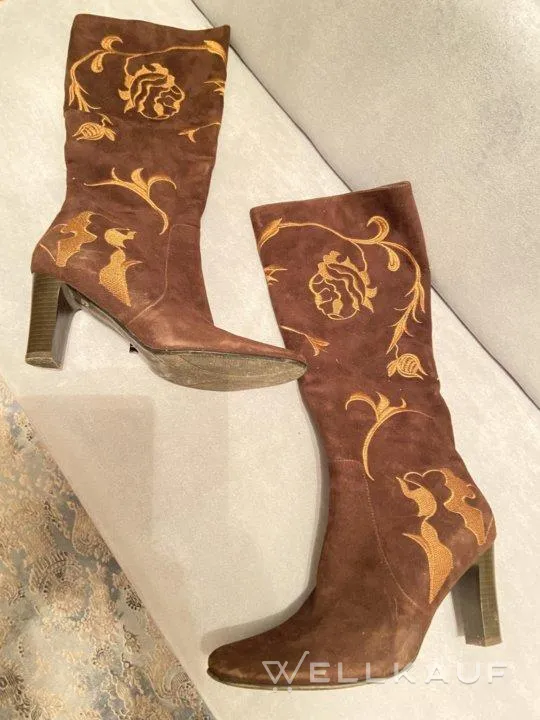 Wildlederstiefel.