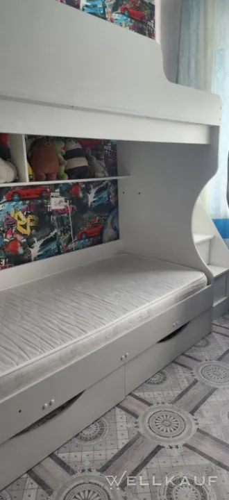 Etagenbett mit Treppe