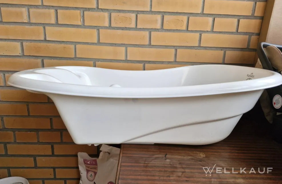 Badewanne für ein Neugeborenes