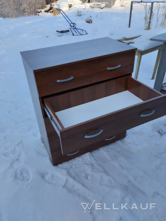 Kommode mit 6 Schubladen.