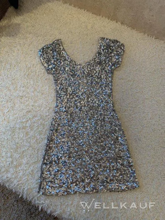 Glitzerndes Kleid
