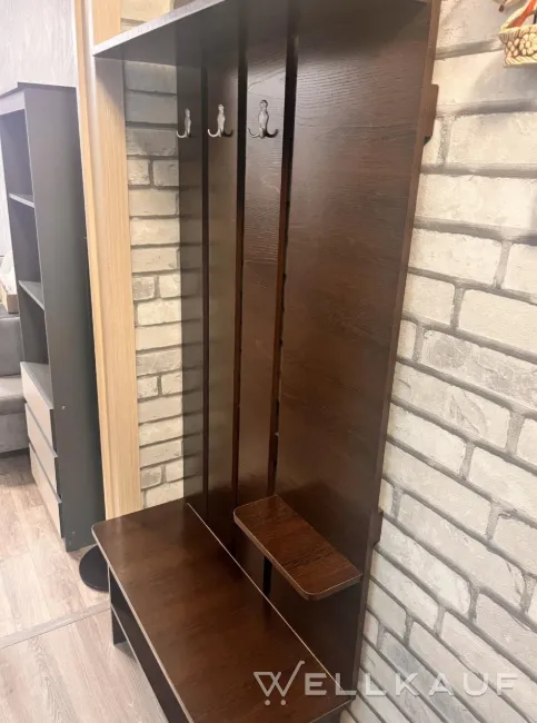 Kleiderschrank im Flur