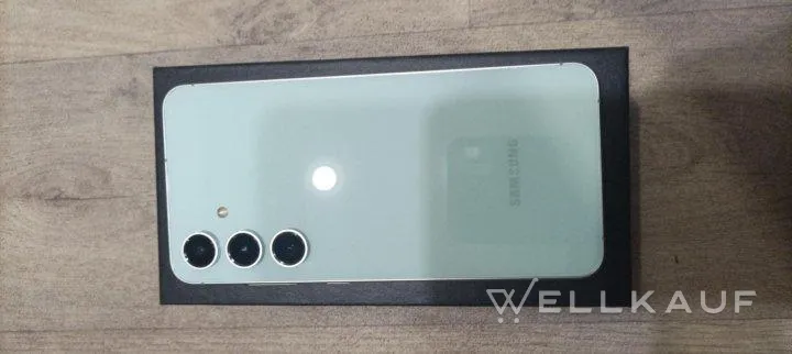 Samsung s24 Fe 8/128