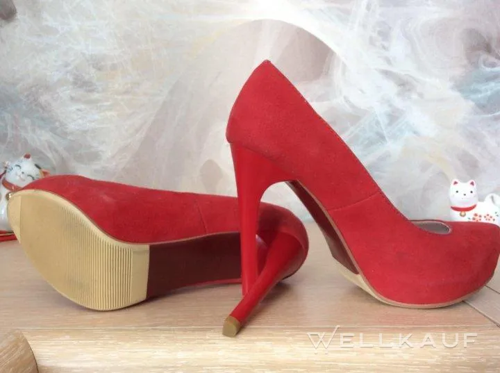 Größe 35, neue Wildlederpumps