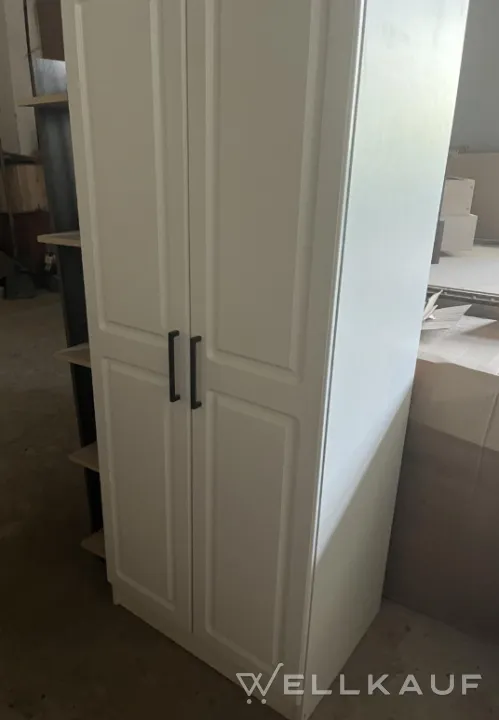 Kleiderschrank