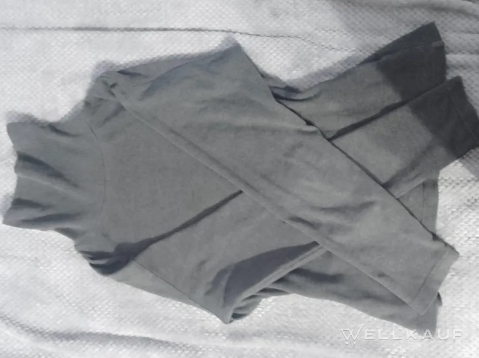 grauer Rollkragenpullover