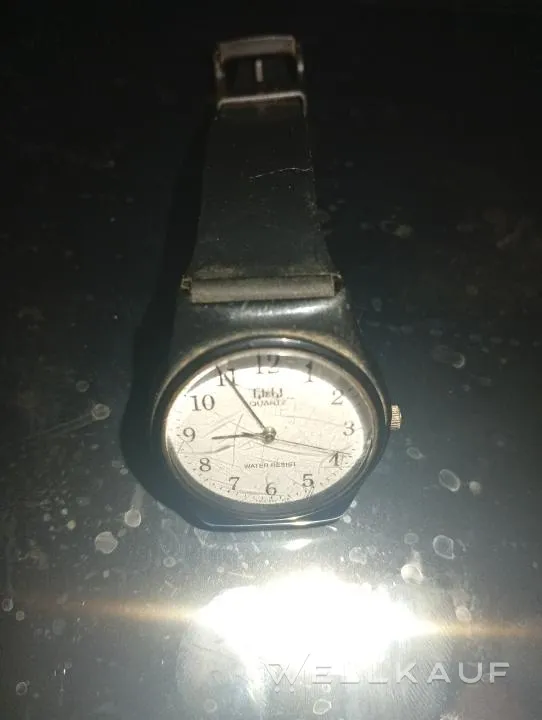 Quartz clock - old condition