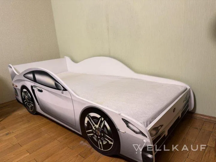 Kinderbett in Autoform