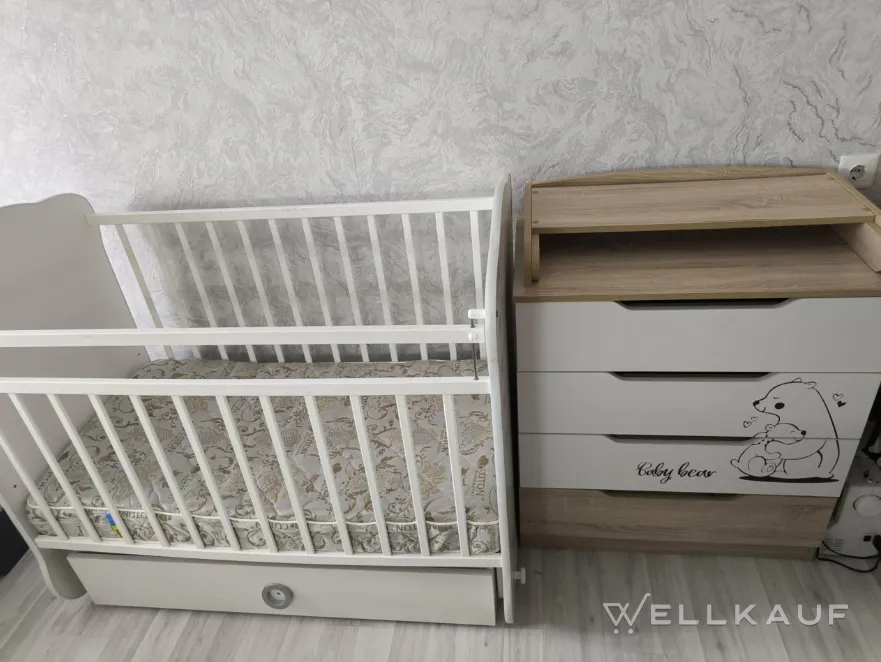 Kinderbett- und Kommode-Set