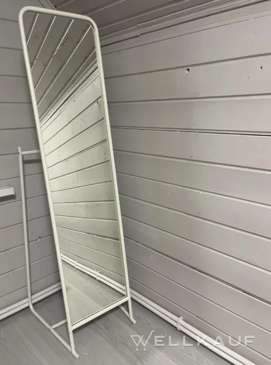 Ikea-Spiegel