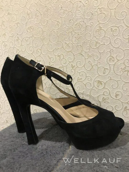 Schühchen aus echtem Wildleder