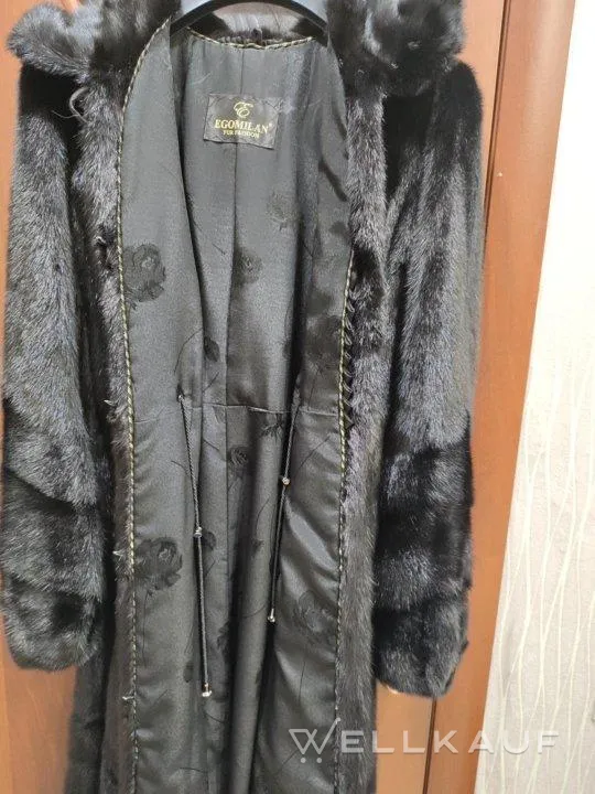 Nerzmantel.