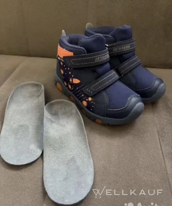 Neue orthopädische Schuhe