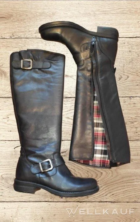 Herbststiefel aus Leder.