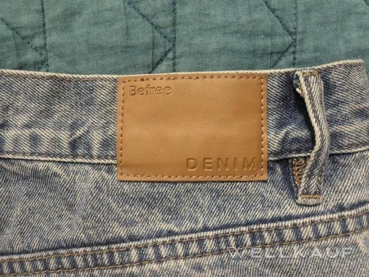 Damenjeans, weites Bein