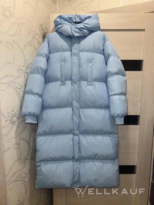 Lange Daunenjacke.