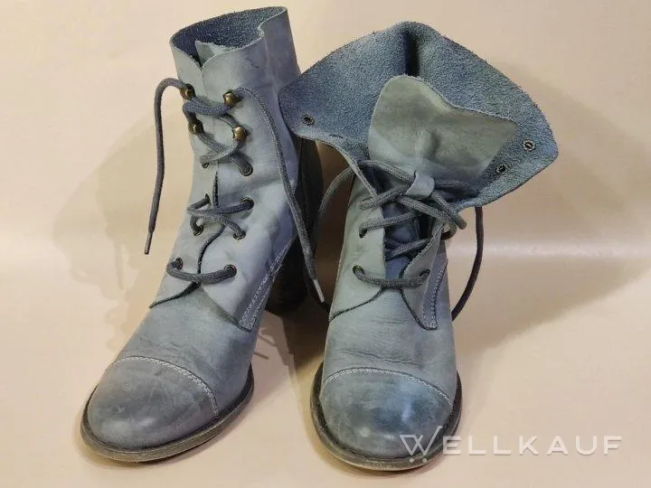 Cristian G Booties, Italien