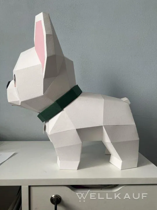 Papercraft. Figur aus Papier.