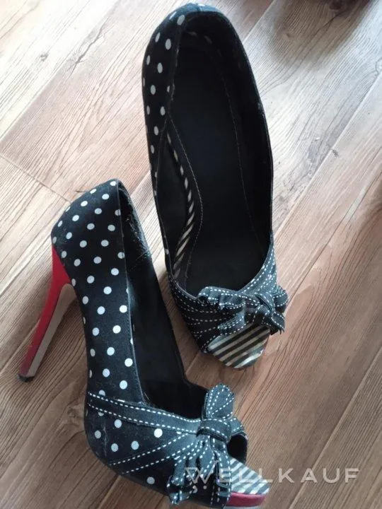 Winterschuhe und Stiefel