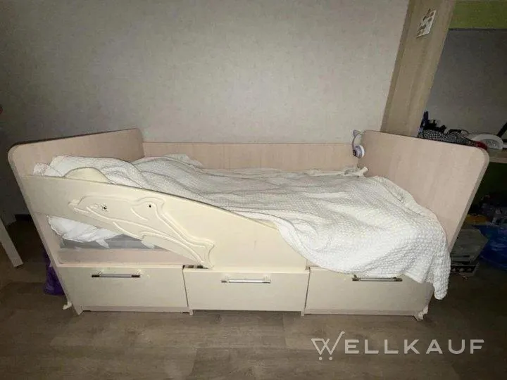 Kinderbett mit Matratze