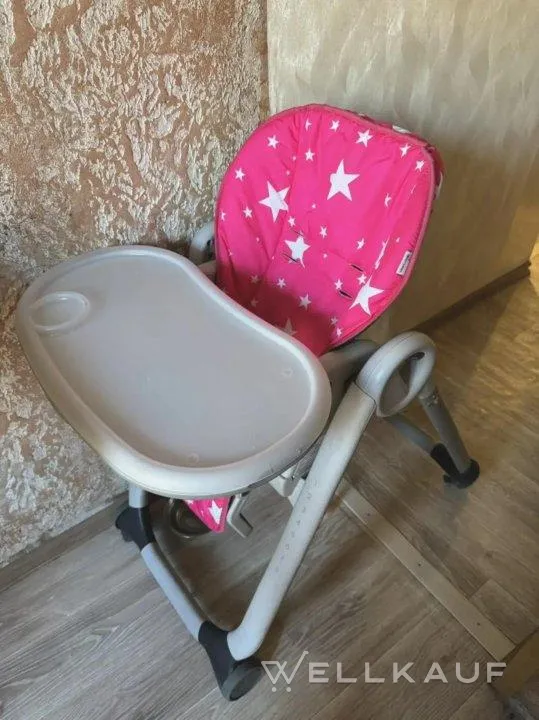 Kinderstuhl für die Fütterung