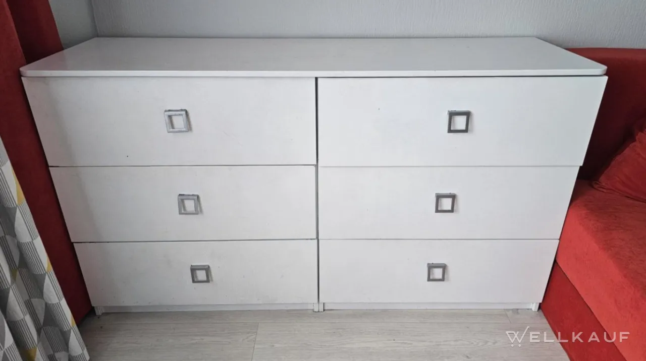 Weiße Kommode