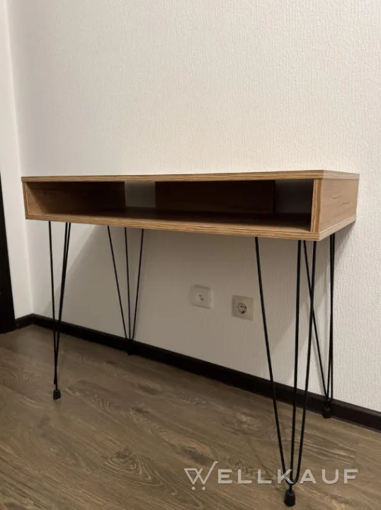 Neuer Schreibtisch