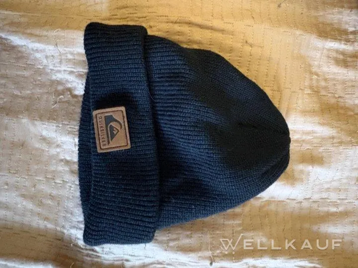 T-Shirt, Shorts, Mütze