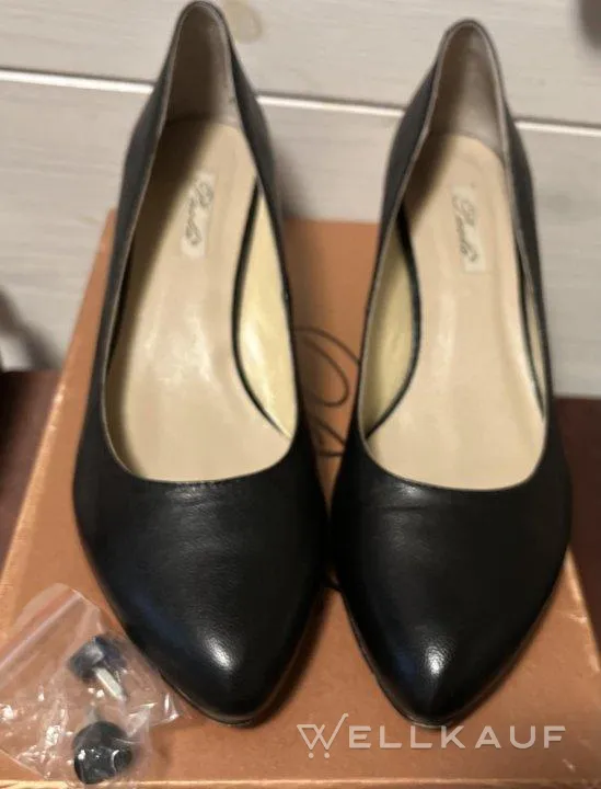 Damen-Lederpumps mit Absatz