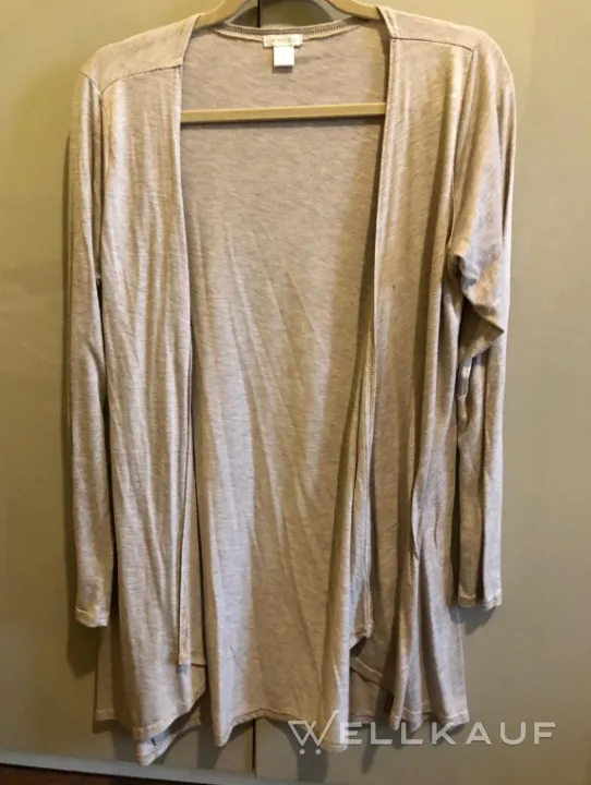 Beigefarbener Pullover